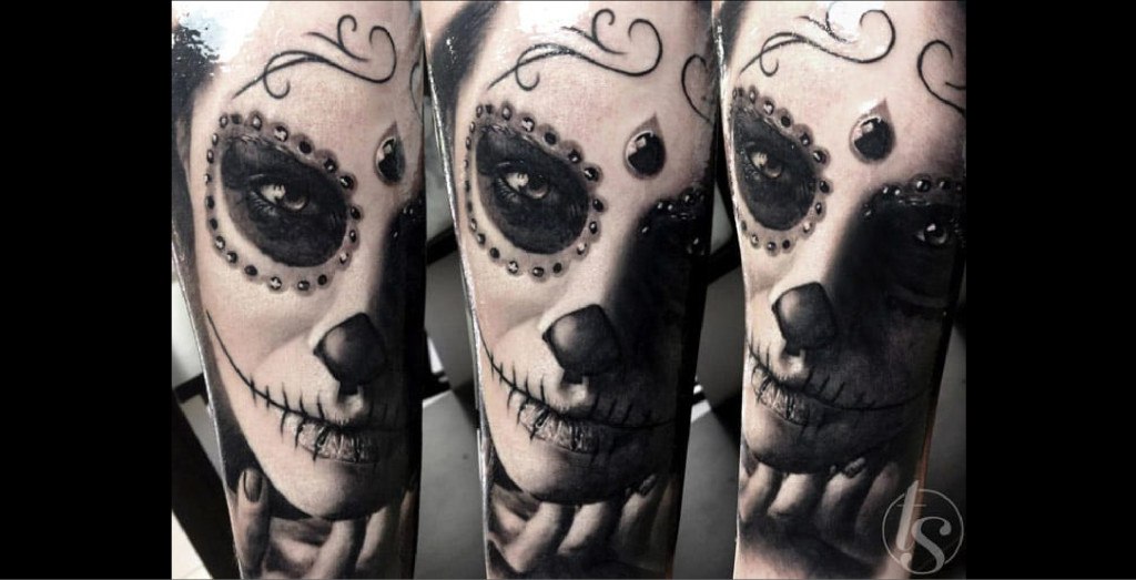 Tatouage Santa Muerte : tout ce qu'il faut savoir - TattooMe - Le