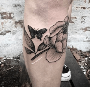 tatouage papillon fin