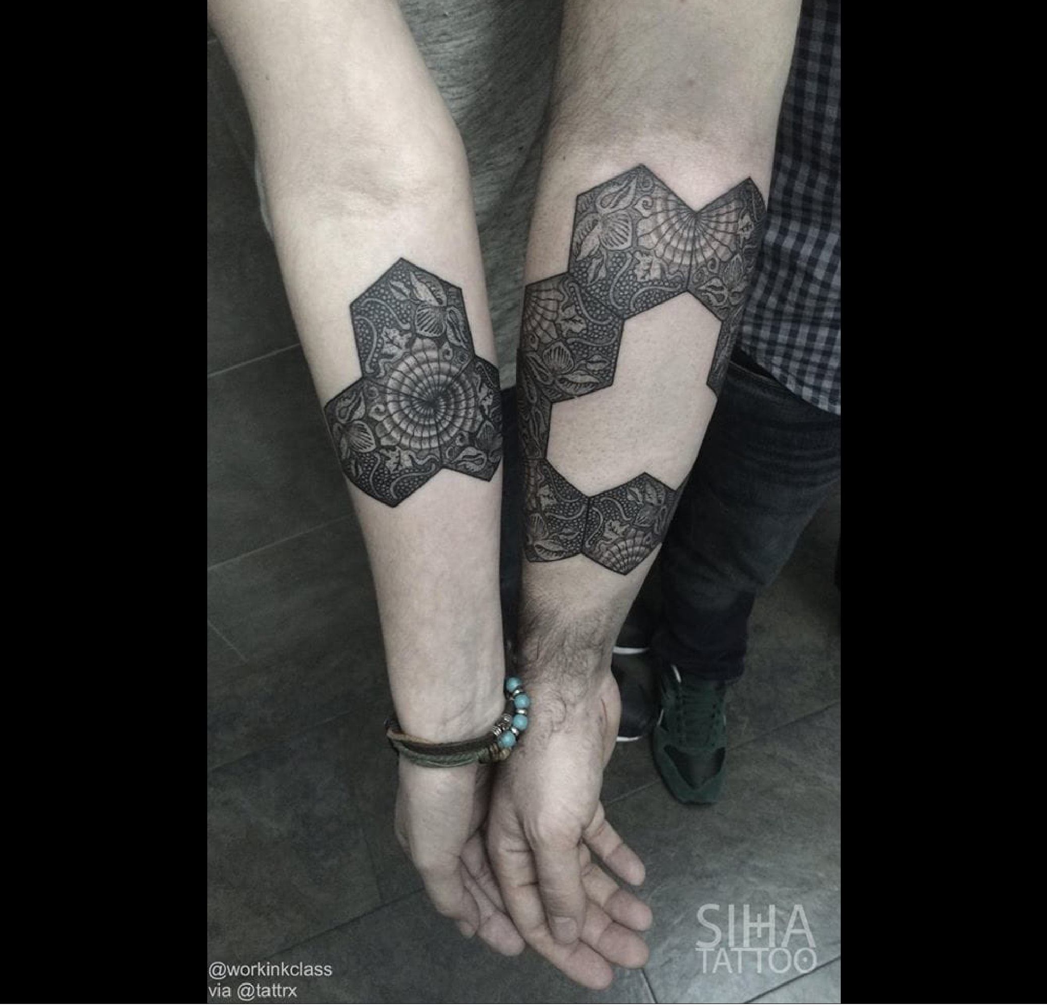 Piqué du côté de chez Siha Tattoo Tatouage couple avants-bras