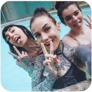 Hannah Pixie Snowdon & Monami Frost