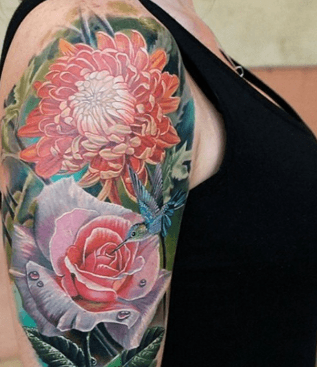 tatouage fleur et colibri