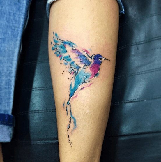 tatouage colibri tricolore