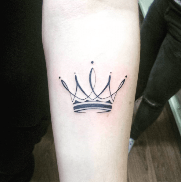 tatouage couronne simple