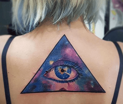 tatouage oeil cosmos