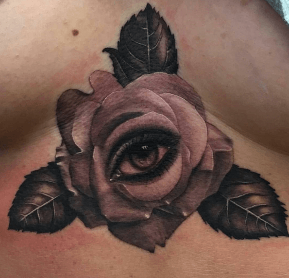 tatouage oeil rose underboob