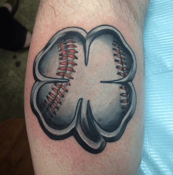 tatouage trefle balon baseball