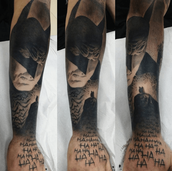 Tatouage Batman visage lettrage