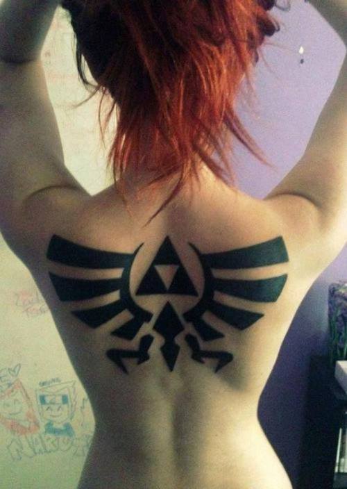 Tatouage Nintendo Triforce dos