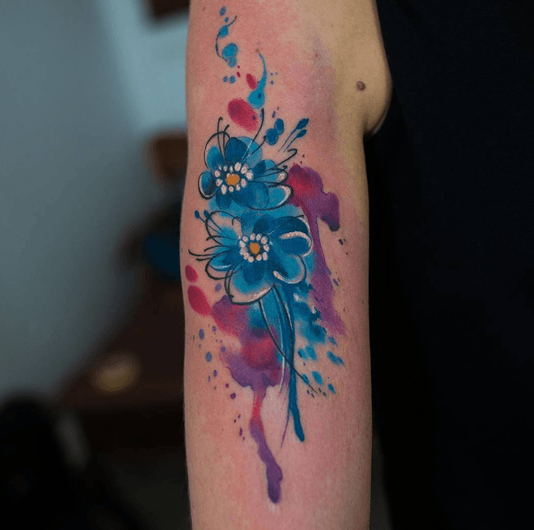 Tatouage bras aquarelle fleurs