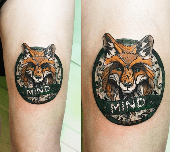 Tatouage cuisse renard calligraphie