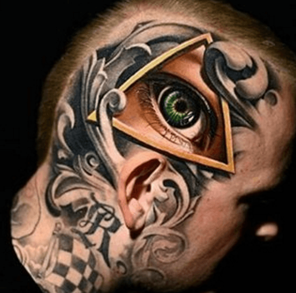 Tatouage tête oeil triangle