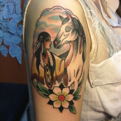 Tatouage bras indien cheval indienne