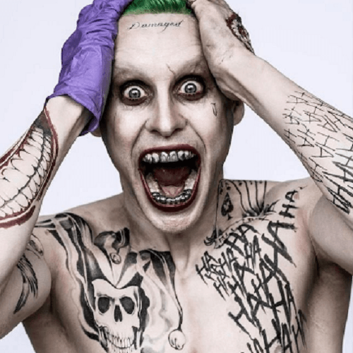 Tatouage torse Joker visage Suicide Squad Jared Leto