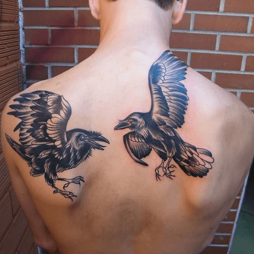 Tatouage vikings dos corbeaux