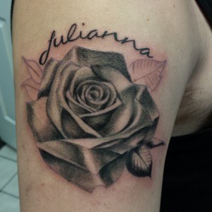 tatouage rose enfant