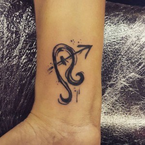 tatouage poignet enfant