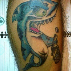 grand tatouage requin