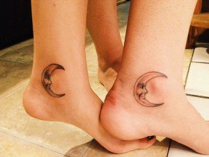 tatouage lune amitié