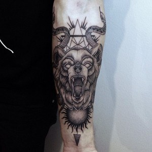 tatouage avant bras loup