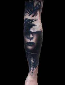 tatouage femme oiseau avant bras