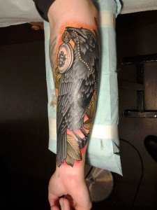 tatouage corbeau avant bras