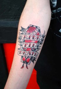 tatouage message avant bras