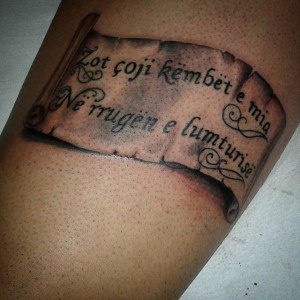 tatouage beau parchemin