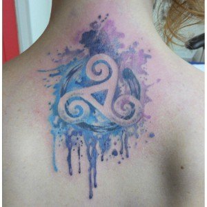 tatouage bleu triskel