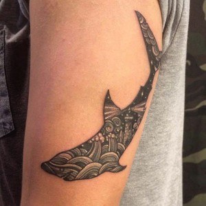 tatouage bras requin