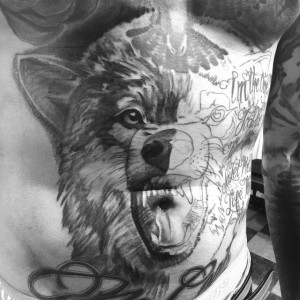 tatouage chien nombril
