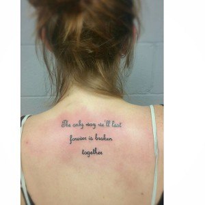 Tatouage femme citation