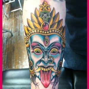 tatouage couleur hindou