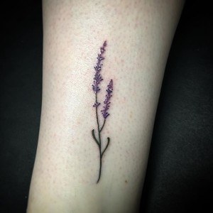 tatouage de fleur fin