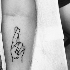 tatouage doigts chiffre
