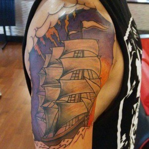 tatouage éclair bateau
