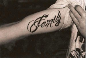 tatouage bras famille