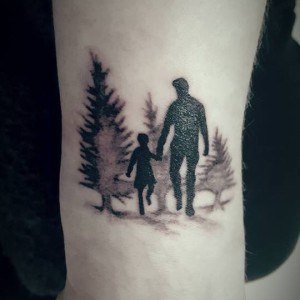 tatouage forêt famille
