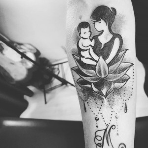 tatouage mère enfant famille