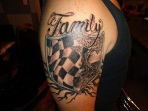 tatouage drapeau famille