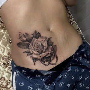 tatouage fleur cicatrice