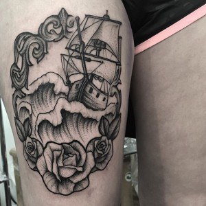 tatouage fleurs bateau