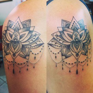 tatouage fleurs fin