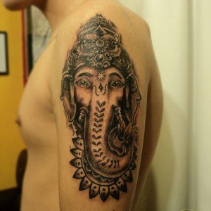 tatouage hindou homme