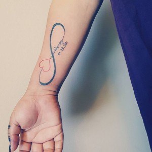 tatouage coeur infini