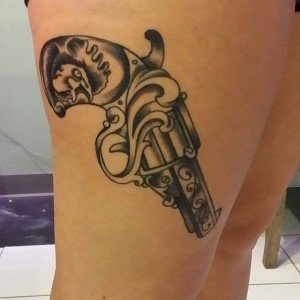 tatouage joli pistolet