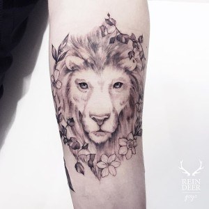 tatouage lion simple