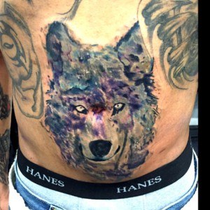 tatouage loup nombril