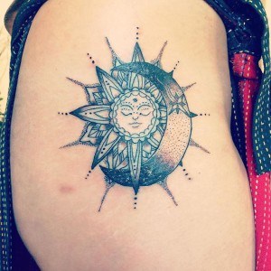 tatouage lune hindou