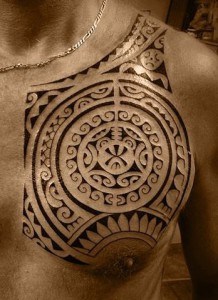 tatouage marquisien poitrine gauche