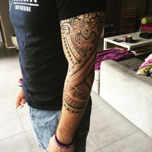 tatouage bras entier marquisien